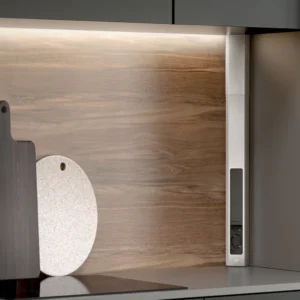 "Regleta de cocina CASIA 2 de diseño en color negro con cargador USB"
